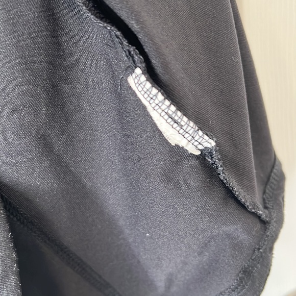 Old Navy Women’s Active Semi-Fitted 1/4 Zip Black Jacket. Size XS - Picture 4 of 8